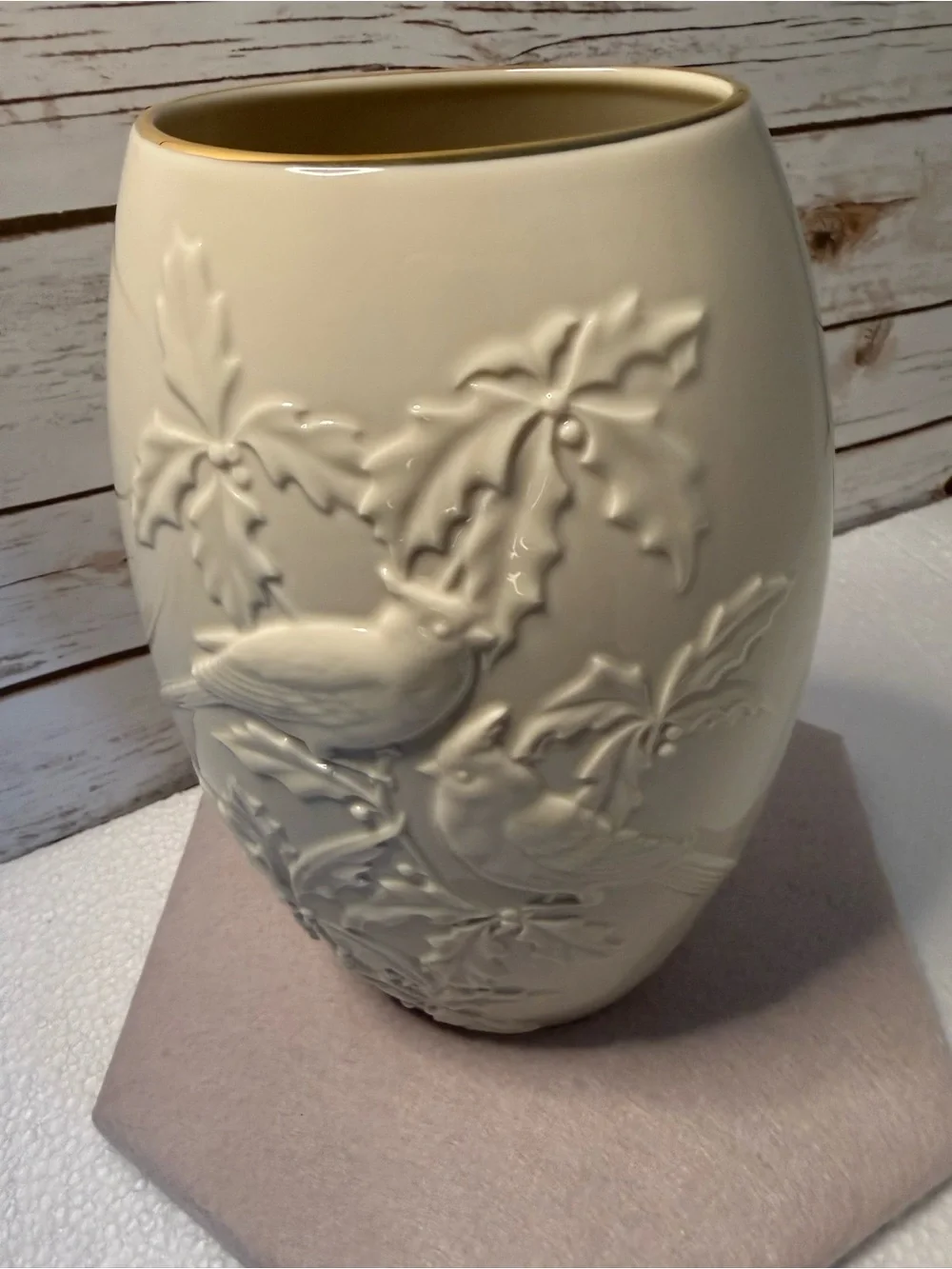 Lenox Legacy Edition Winter Seasonal Vase Cardinals & Holly Limited Edition COA